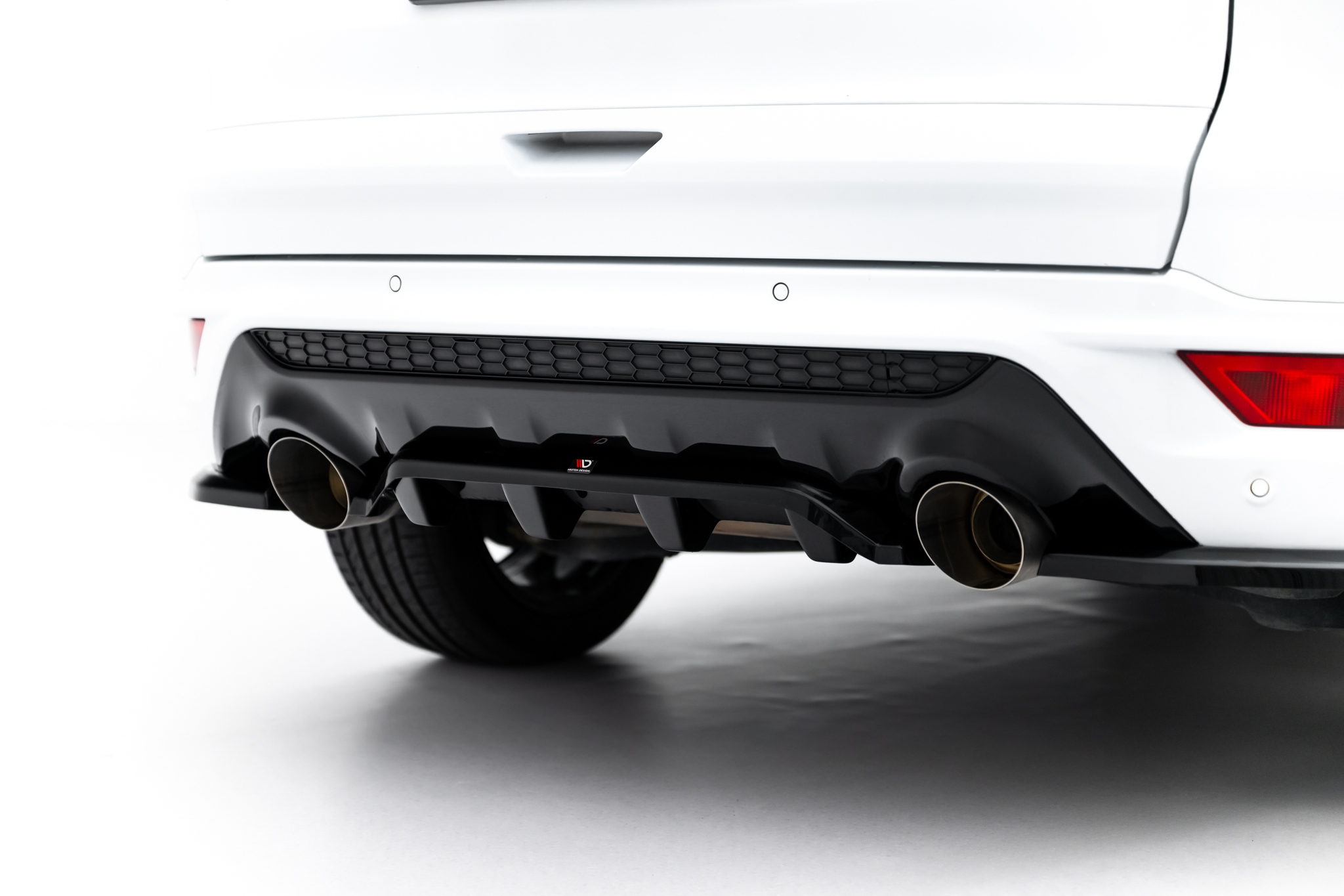 pol_po_Rear-Splitter-with-vertical-bars-Ford-Kuga-ST-Line-Mk2-Facelift-23240_10 pol_po_Rear-Splitter-with-vertical-bars-Ford-Kuga-ST-Line-Mk2-Facelift-23240_10