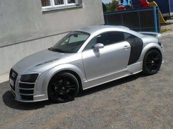 Μαρσπιέ Audi TT 8N < R8 Look >