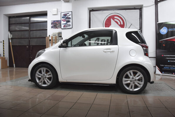 Μαρσπιέ Toyota IQ