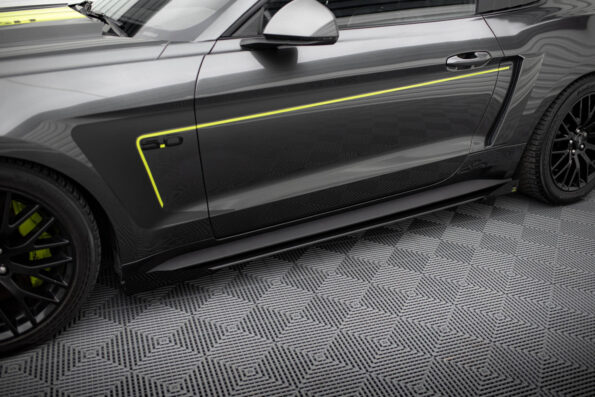 Street Pro Μαρσπιέ + Flaps Ford Mustang GT Mk6